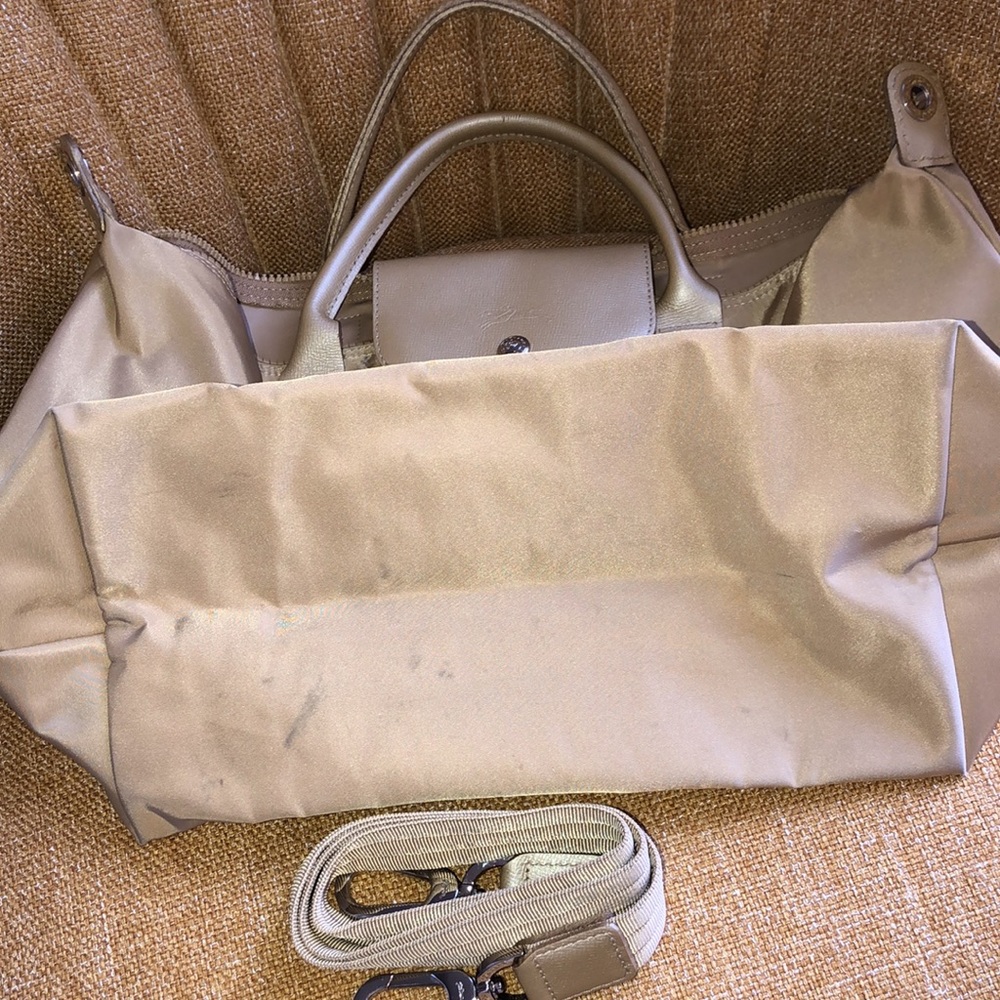 Longchamp Le Pliage Bag - Picture 5 of 11